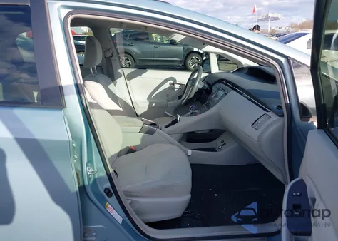 2014 Toyota Prius Three z USA, uszkodzony, nr VIN JTDKN3DU8E1783014